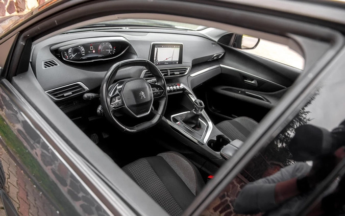 Peugeot 3008 cena 56900 przebieg: 209000, rok produkcji 2018 z Zbąszyń małe 529